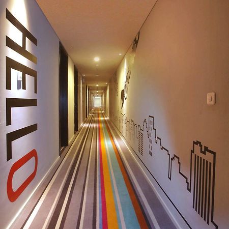 Cabin Hotel Jakarta Exterior photo