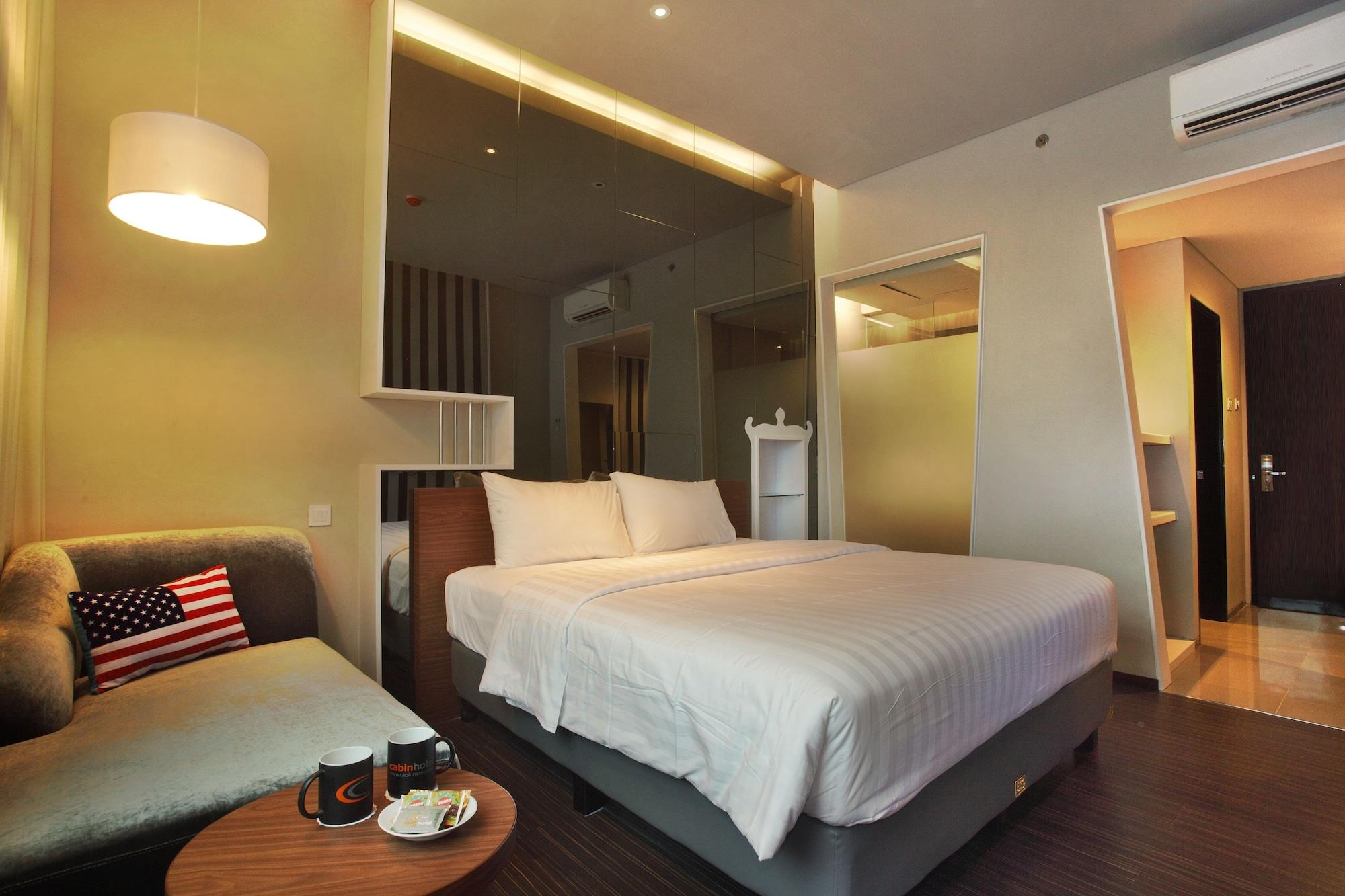 Cabin Hotel Jakarta Exterior photo