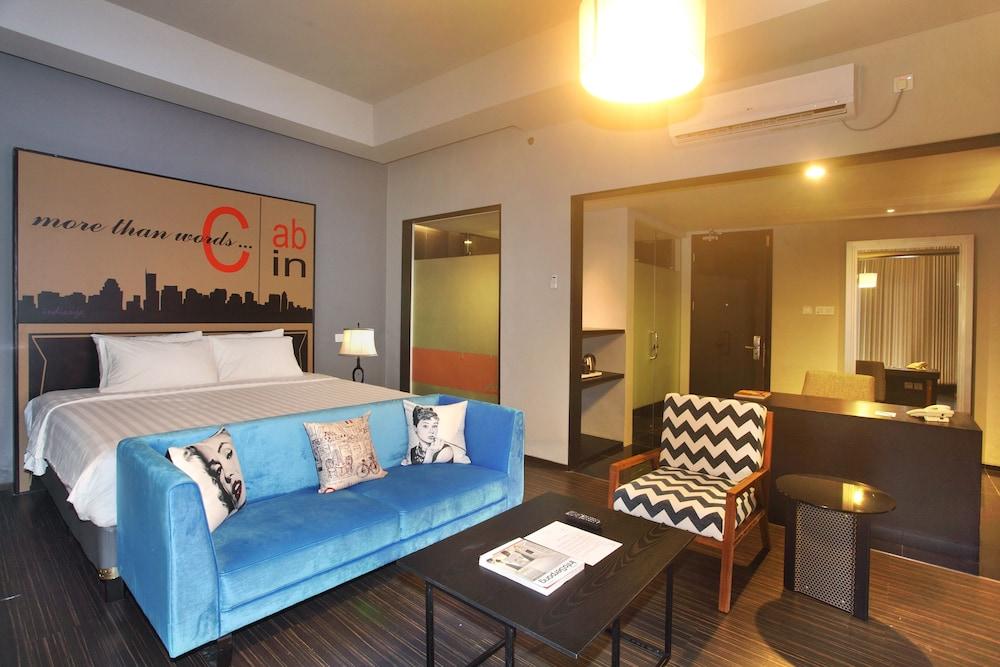 Cabin Hotel Jakarta Exterior photo